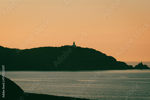 Phare en Corse en bord de mer