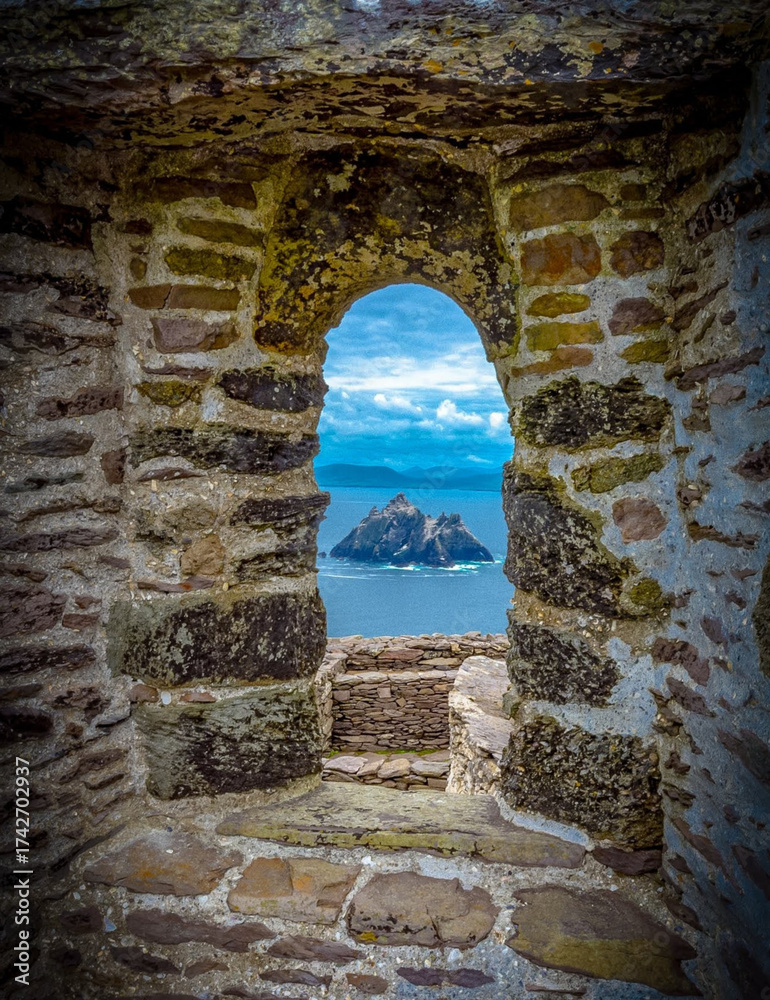 Obraz premium Atlantic puffin on Skellig Michael County Kerry Ireland