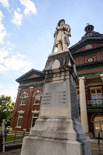 Fotografie Confederacy Civil War Monument in Newnan, GA