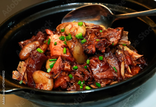 Wallpaper Mural beef stew in a pan Torontodigital.ca