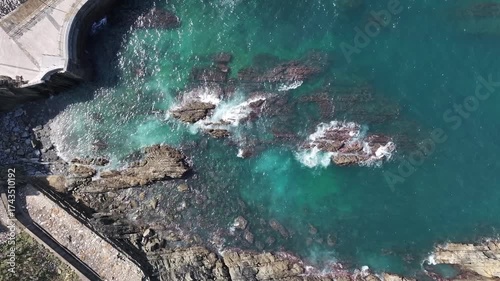 Faro y Pueblo de Cudillero en el Principado de Asturias