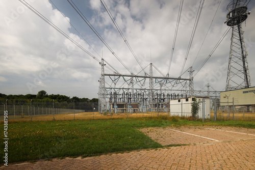 Interchange station between the 380 kV ring and the 220 kV ringof Tennet  in Ens