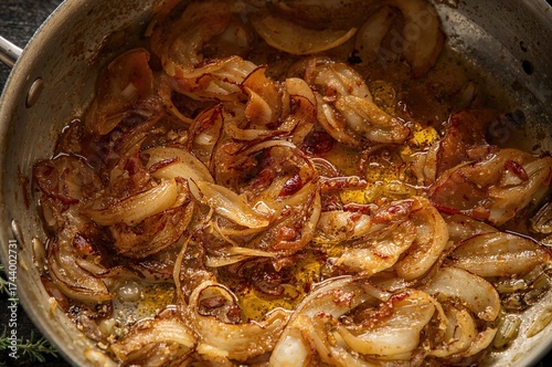 Caramelizing sweet onion ri...