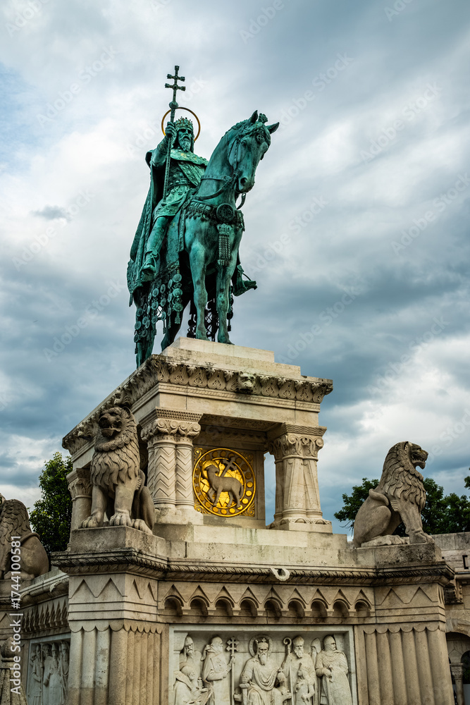 Fototapeta premium Statue Of Saint Stephen in Budapest