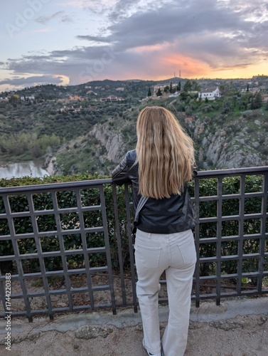 woman looking at the sea
