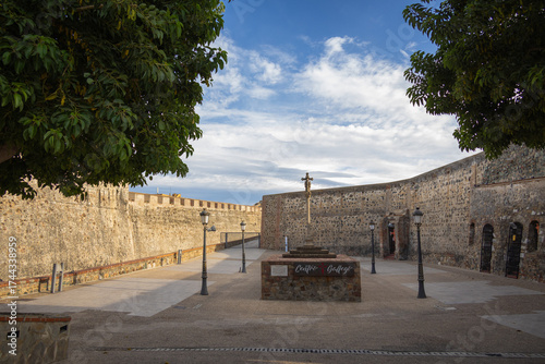 Vorplatz Stadtmauer Ceuta