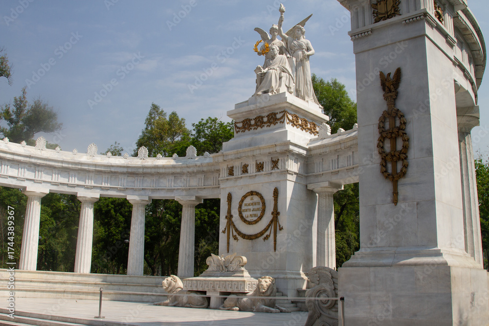 Fototapeta premium Monument to Benito Juarez