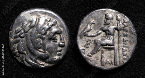 Foto Ancient Greek coin of Alexander the Great, old silver drachma, textured vintage