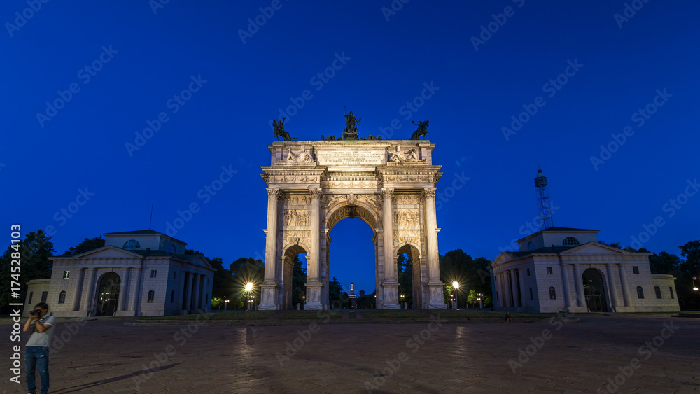 Fototapeta premium Arch of Peace in Simplon Square day to night timelapse. It is a neoclassical triumph arch