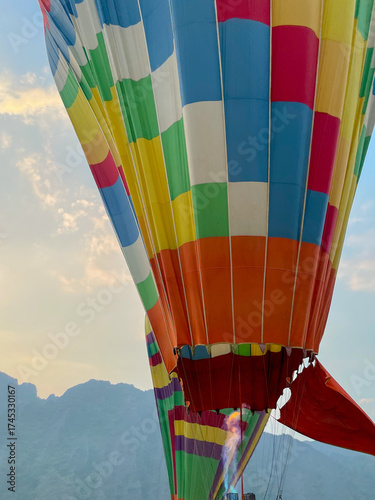 hot air balloon starting a flight
