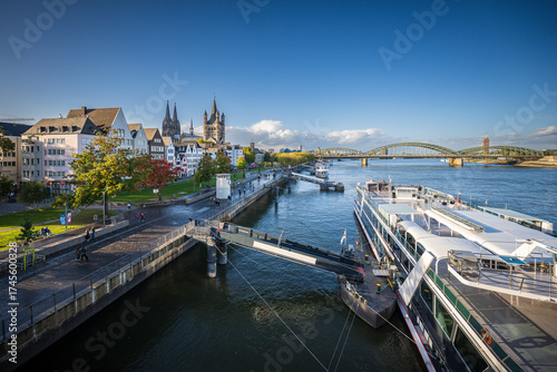 Rheinuferpromenade in Köln