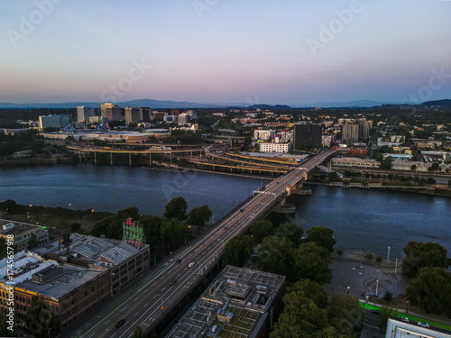 Fotografia Aerial landscape of Central downtown Portland Willamette river city skyline summ