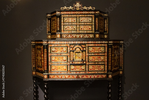 Stunning Chest of Drawers
