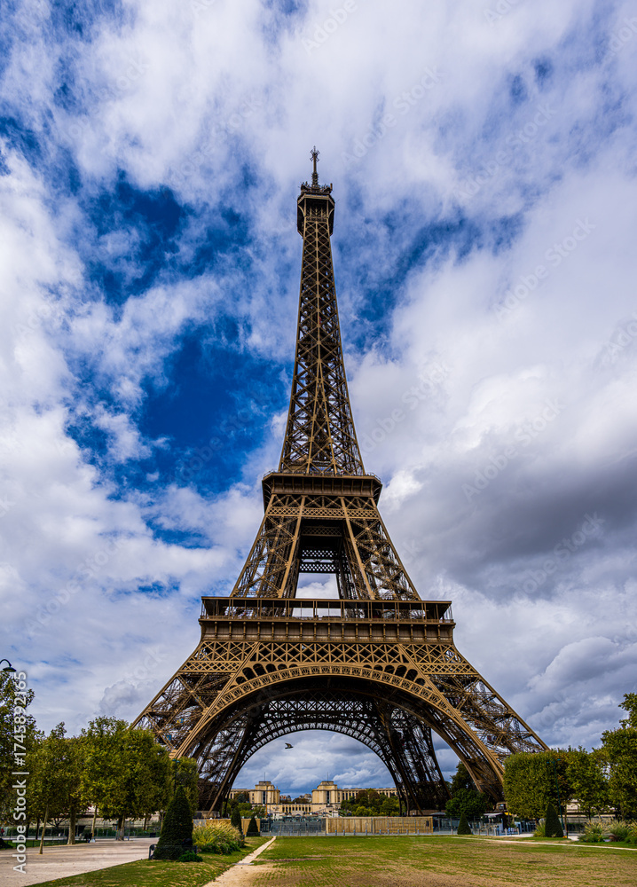 Fototapeta premium eiffel tower paris france