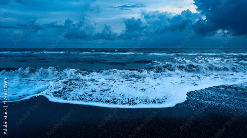 Fototapeta premium Ocean waves on coastline