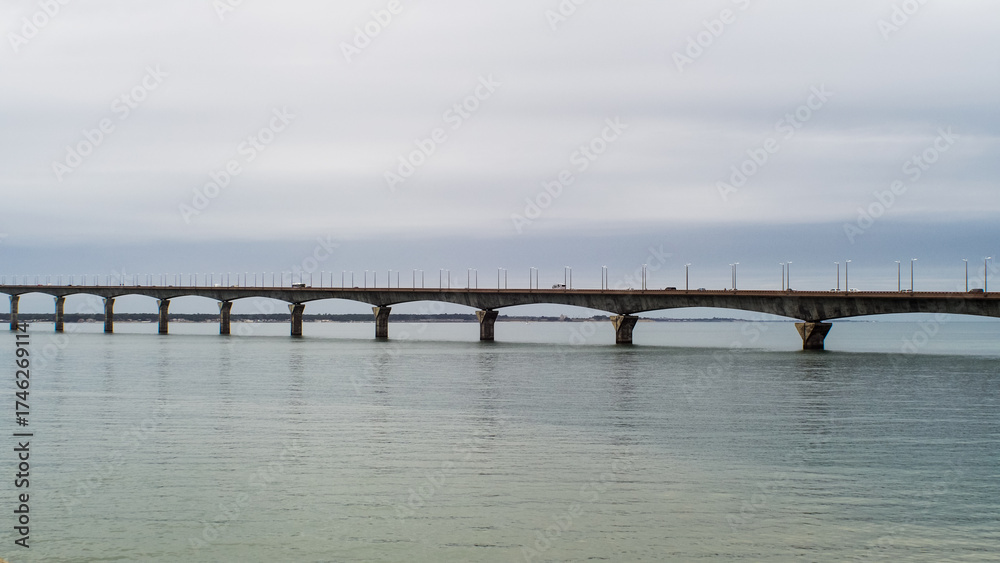 Naklejka premium Île de Ré, sous un temps nuageux