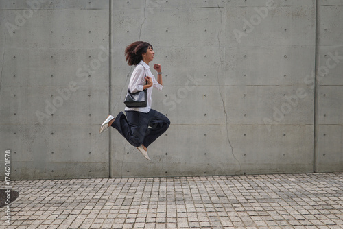 Jumping with confidence in the city