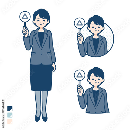 ビジネスミドル女性が三角印パネルを出すイラスト