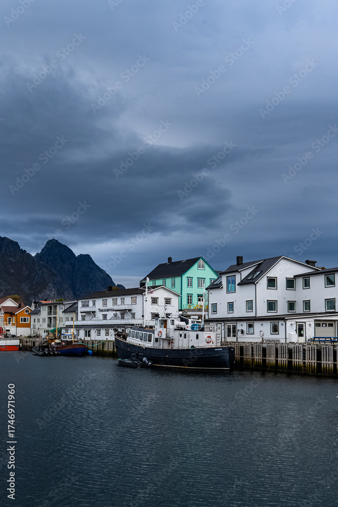 Fototapeta premium Lofoten - Norwegen - Henningsvær