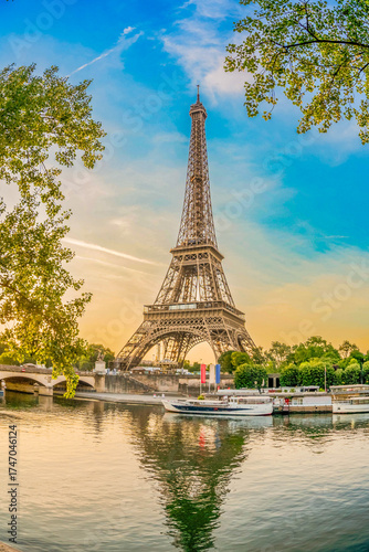 eiffel tour over Seine river