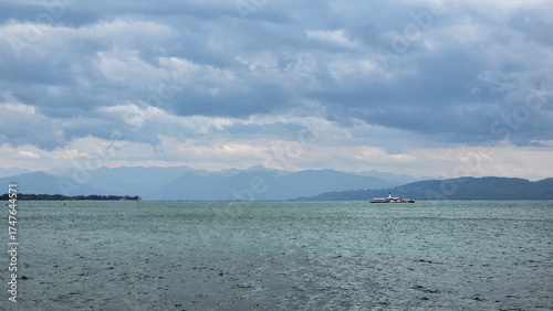 Friedrichshafen, Deutschland: Alpen hinter dem Bodensee