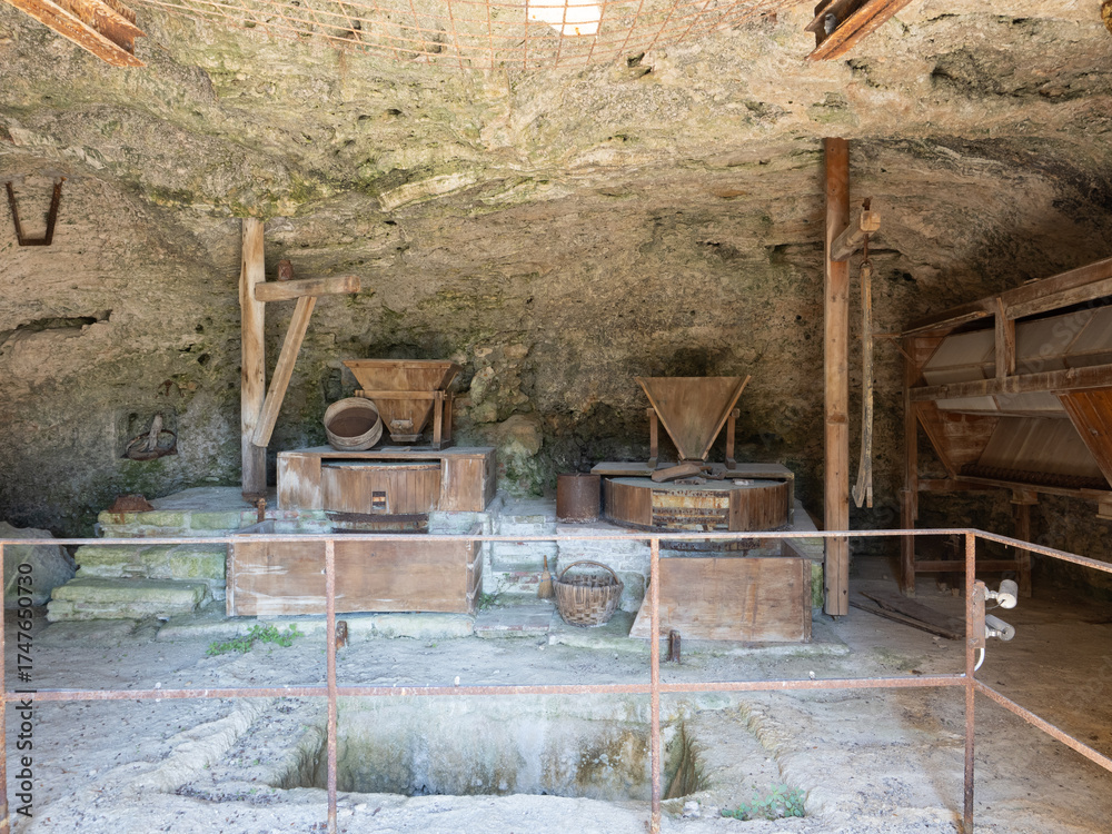 Obraz premium Parco naturale dei Mulini, public park with hot springs and dismantled system of grain mills at Bagno Vignoni, town in the province of Siena, Italy