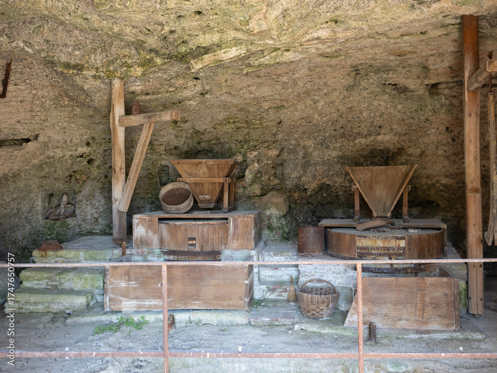 Obraz premium Parco naturale dei Mulini, public park with hot springs and dismantled system of grain mills at Bagno Vignoni, town in the province of Siena, Italy