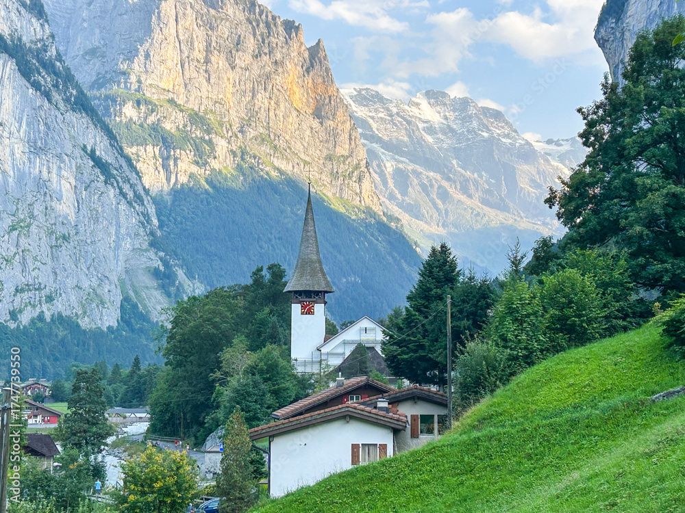 Fototapeta premium Idyllic Lauterbrunnen Valley