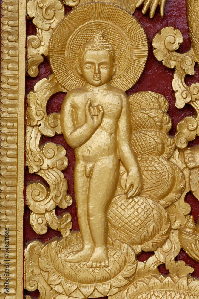 Obraz premium Wat Manorom Buddhist temple. Life of Buddha. Siddhartha was born in Lumbini to Queen Maya and King Suddhodana. Luang Prabang. Laos.