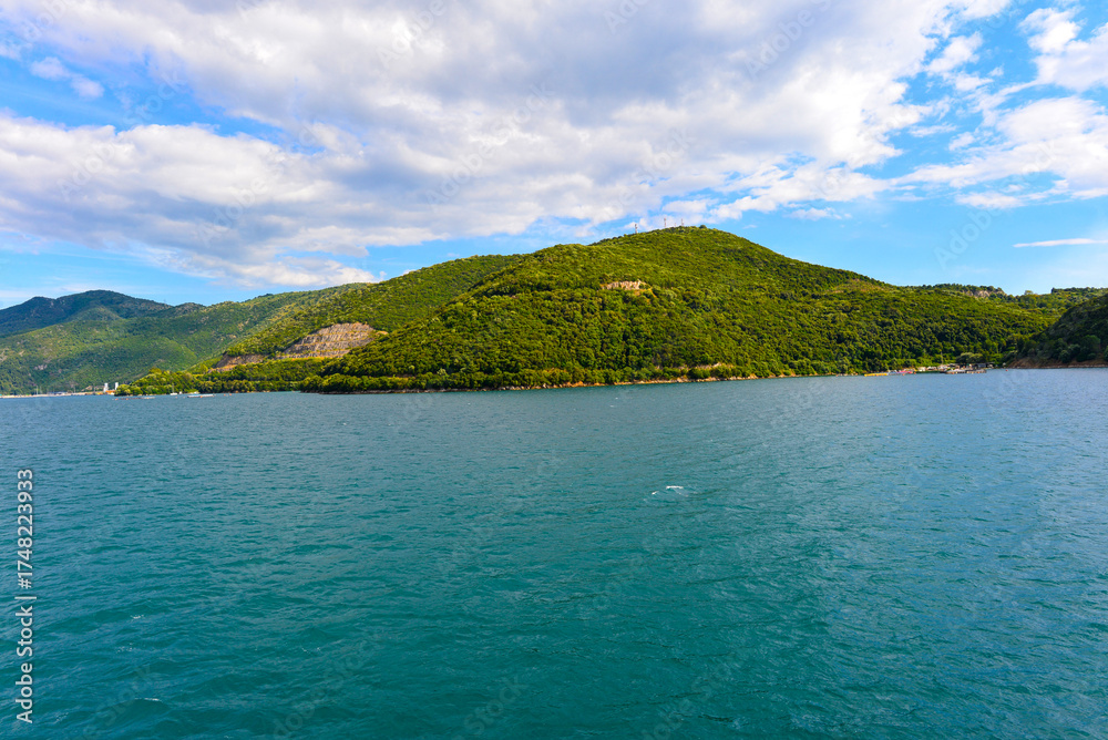 Obraz premium Straße von Korfu, Meerenge zwischen der Insel Korfu und dem griechischen Festland vor Igoumenitsa 