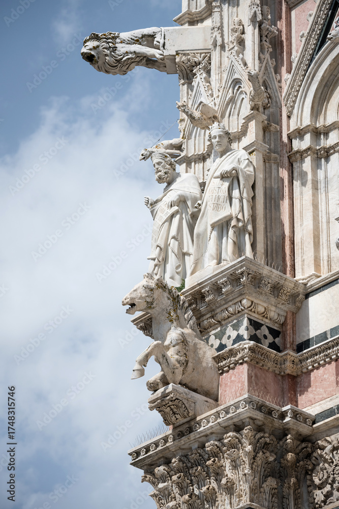 Obraz premium Detail of statue on Siena Cathedral (Duomo di Siena), Italy