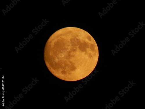 Tableau sur toile full moon over black