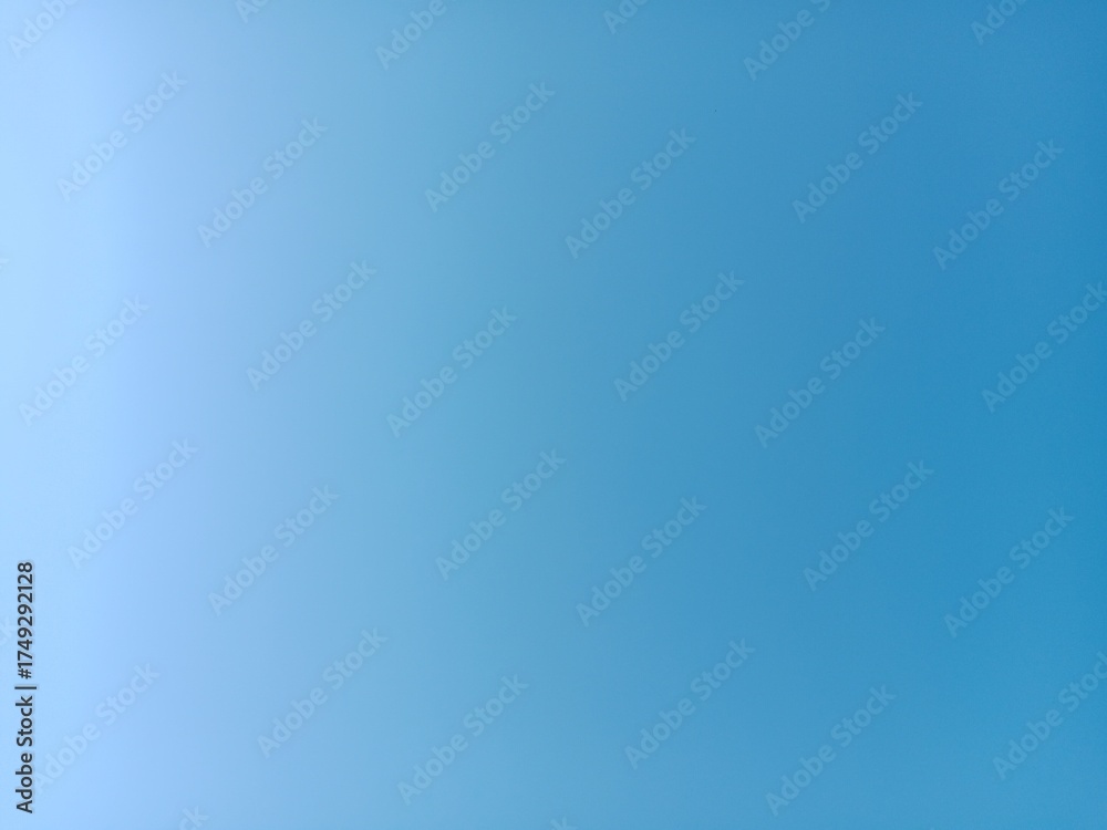 Obraz premium Soft Sky Blue to Deep Blue Gradient Abstract Background.