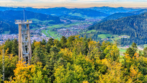 Orenkopfturm bei Haslach im Schwarzwald, Deutschland, Oktober 2025, Luftaufnahme