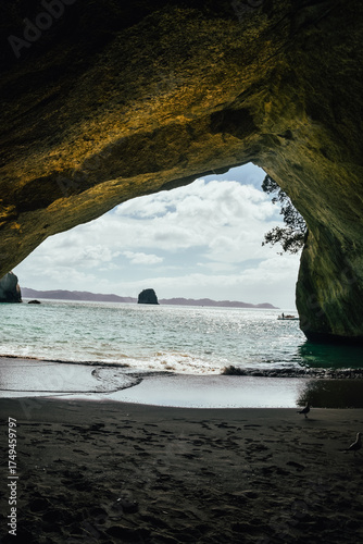 Fotografía de la playa de Cathedral Cove en Coromandel, Nueva Zelanda.
