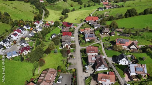 Blick auf Prinzbach im Schwarzwald, Deutschland, Luftaufnahme, Oktober 2025