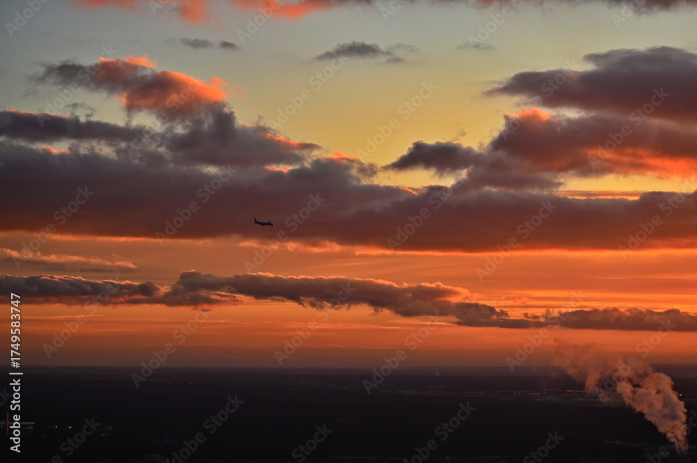 Fototapeta premium Flugzeug, abends