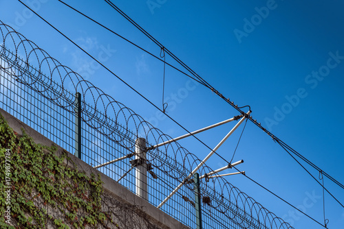 Fotografie Power lines for trams and trolleybuses in the city