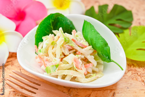 タイ風　青パパイヤのツナマヨサラダ