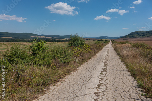 cycling to the horizon, to the balkan moutains