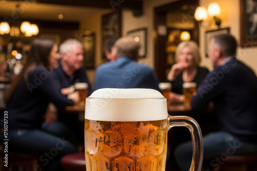 boccale di birra in pub scozzese