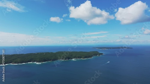 網地島（手前）と田代島（宮城県石巻市）