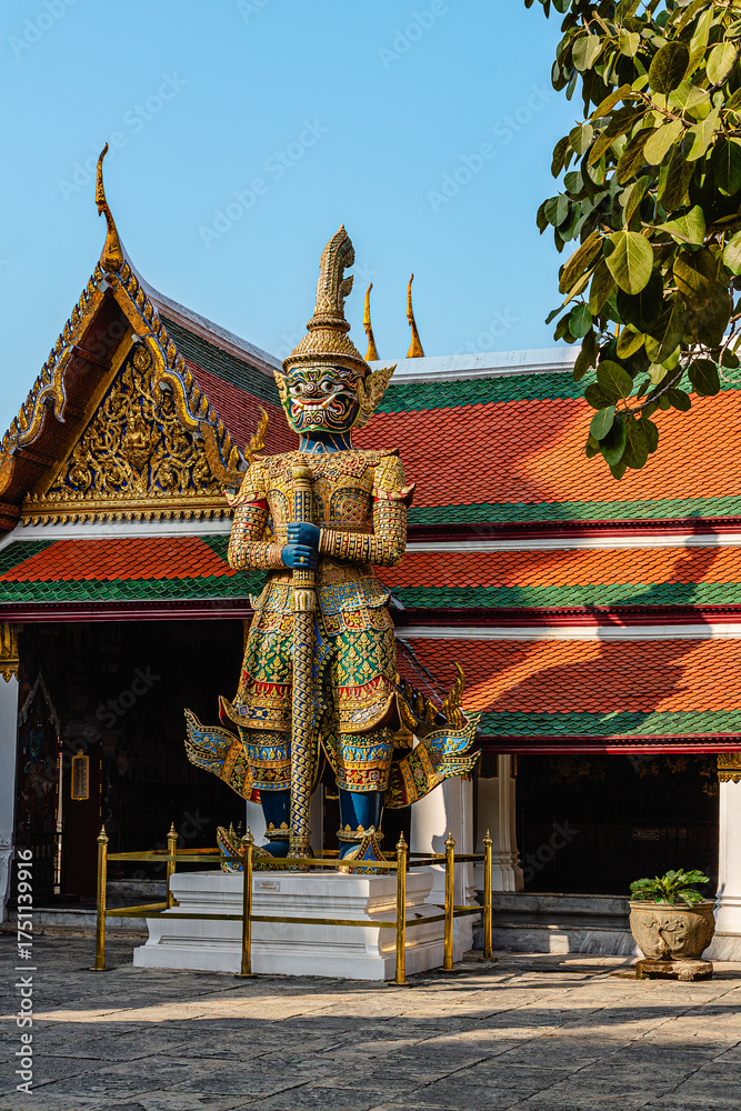 Fototapeta premium Wat Phra Kaew, Temple of the Emerald Buddha, Bangkok, Thailand