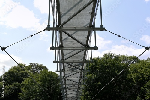Passerelle métallique 