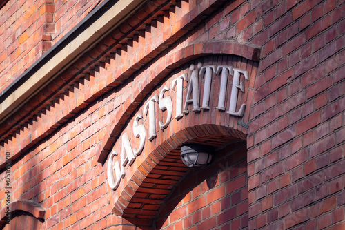 Schriftzug an Gaststätte