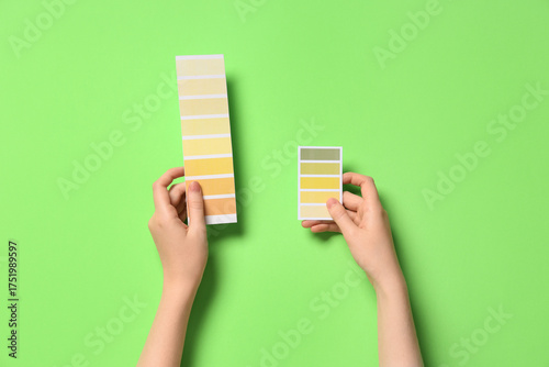 Female hands with color pal...