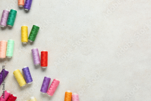 Colorful thread spools on l...