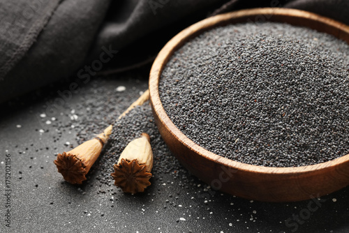 Nutritious poppy seeds in w...