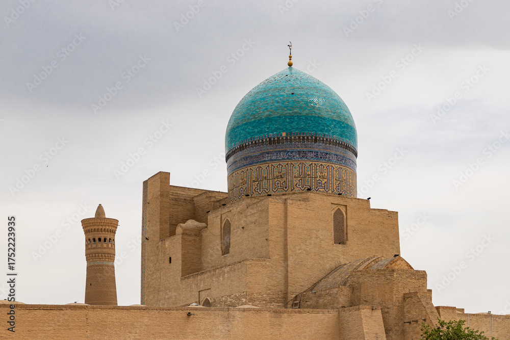 Obraz premium Kalyan mosque is a part of the Poi Kalon islamic religious complex in Bukhara, Uzbekistan