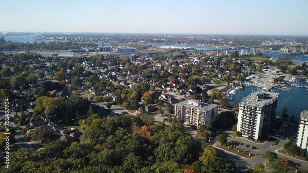 Obraz premium Aerial Perspective of Blue Water Bridge Connecting Ontario and Michigan